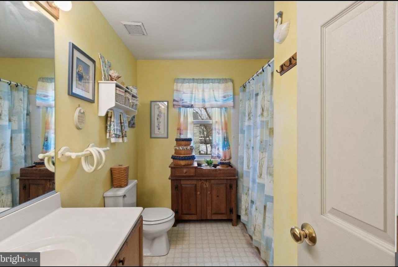 7211 Lord Barton Drive - Photo 7 of 29