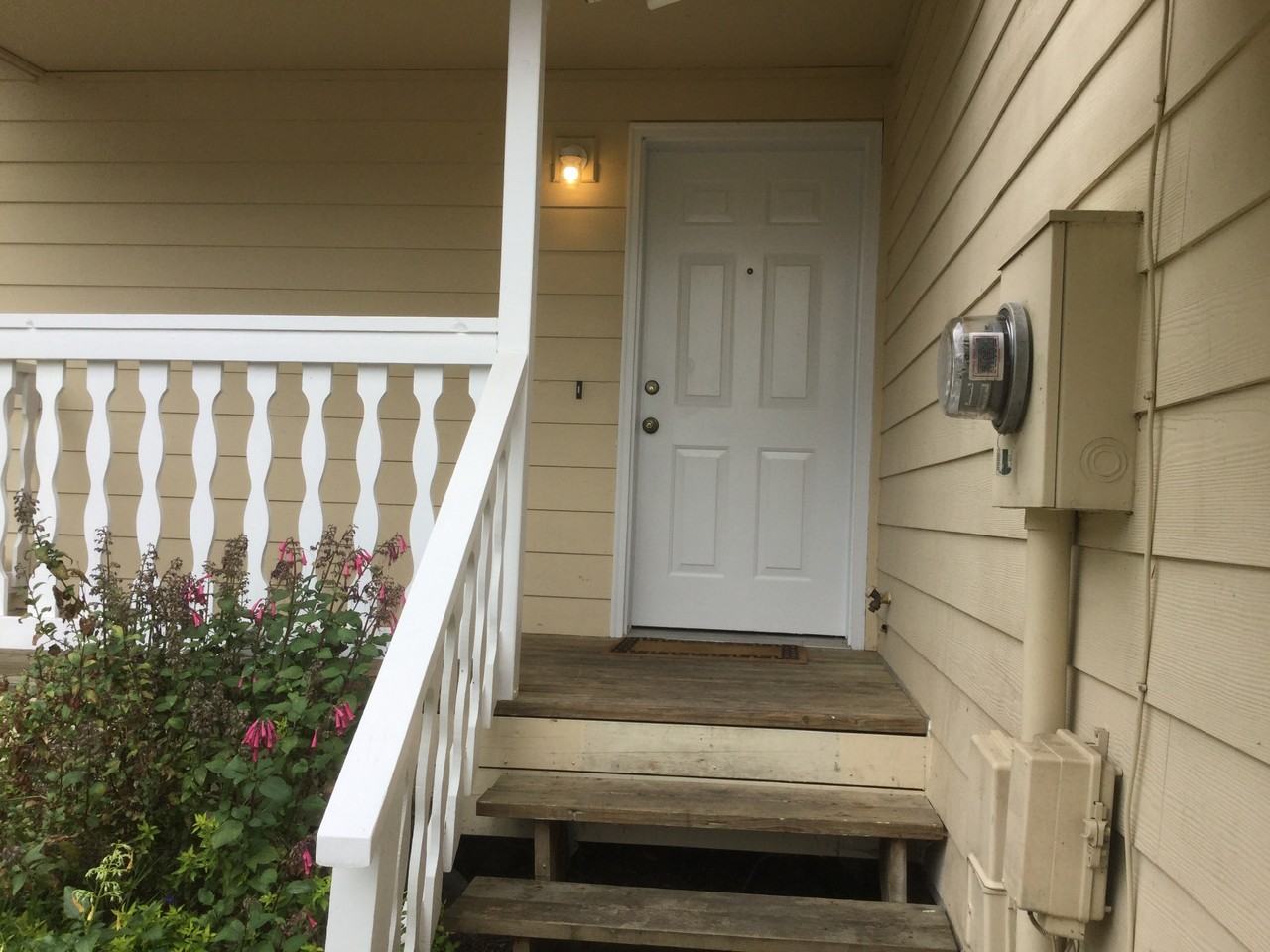 504 Eastside St Ne - Photo 3 of 17