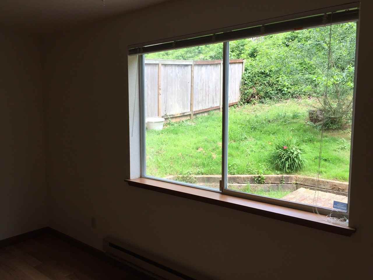 504 Eastside St Ne - Photo 5 of 17