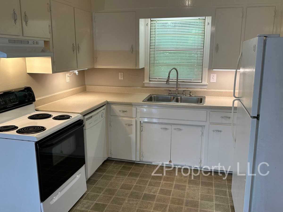 4810 Lumary Cir Nw - Photo 5 of 11