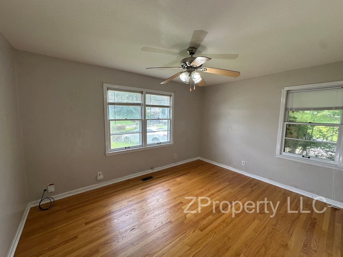 4810 Lumary Cir Nw - Photo 6 of 11