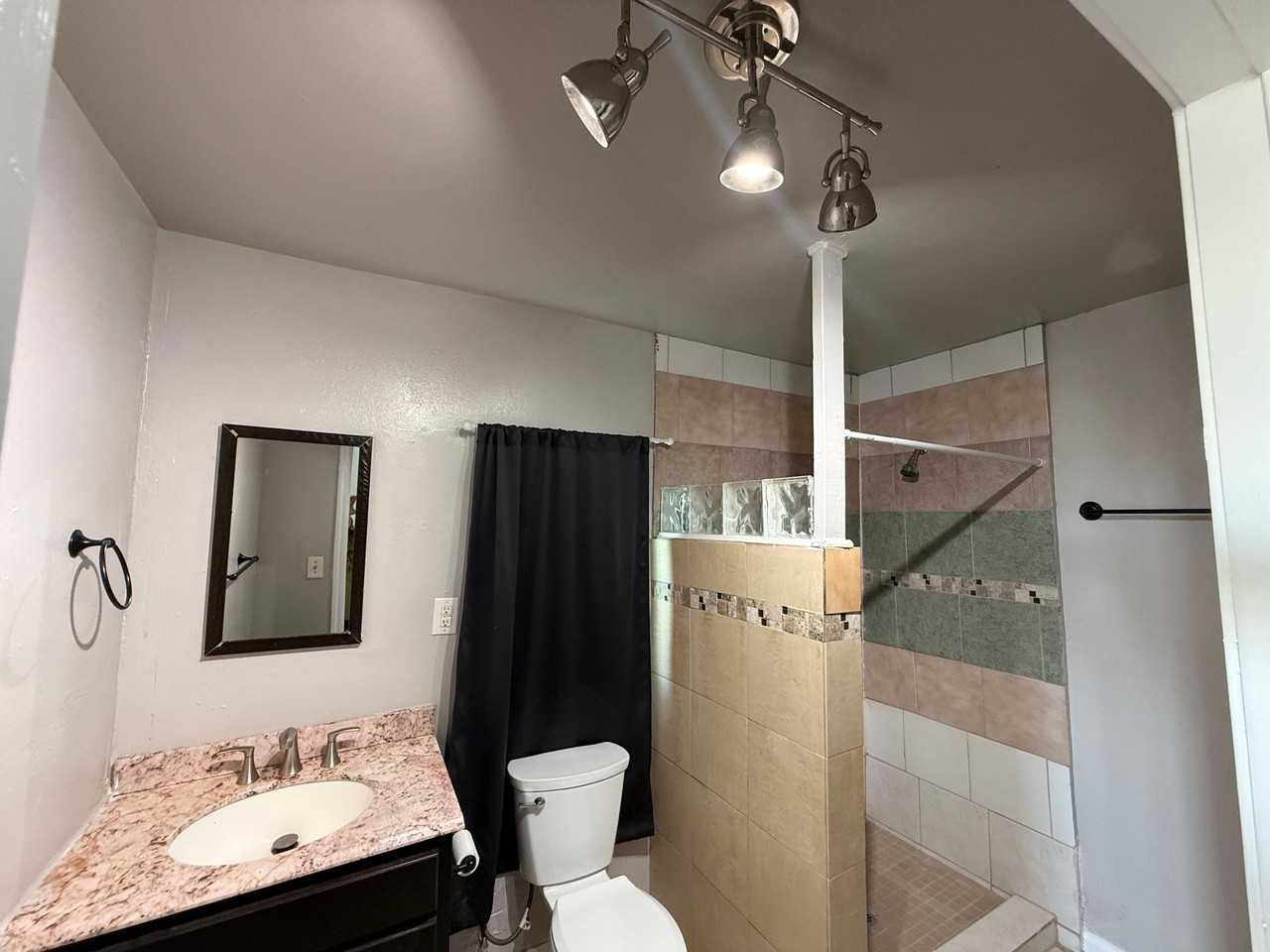 1018 Chicago Blvd #2 - Photo 2 of 9
