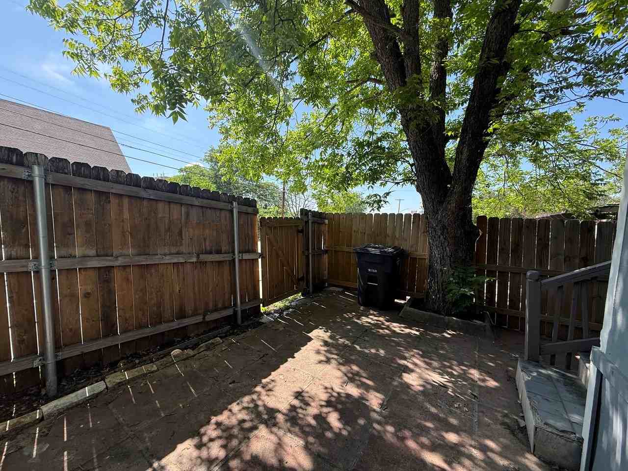 1018 Chicago Blvd #2 - Photo 5 of 9