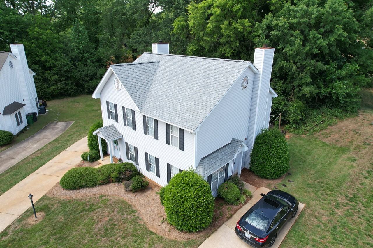 813 Selwyn Oaks Ct #B - Photo 2 of 18