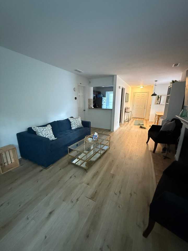 813 Selwyn Oaks Ct #B - Photo 5 of 18