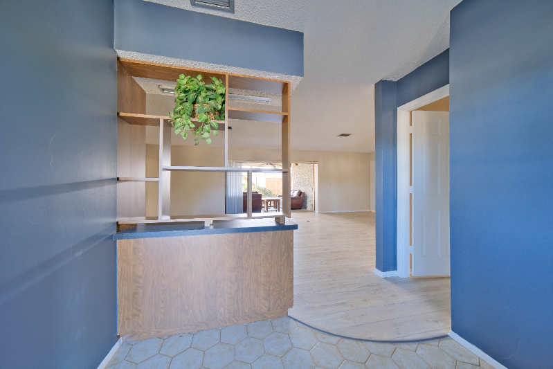 328 Magellan Dr - Photo 4 of 20
