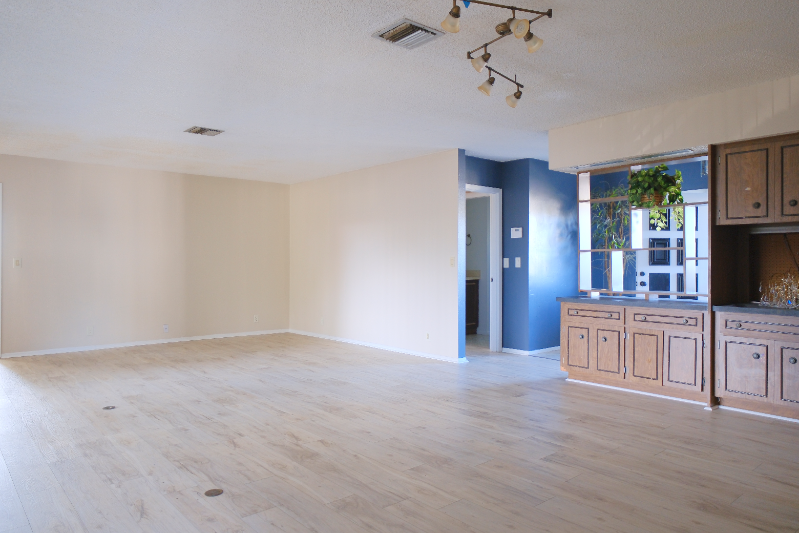 328 Magellan Dr - Photo 5 of 20