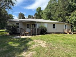 featured image of 2170 Lee Rd