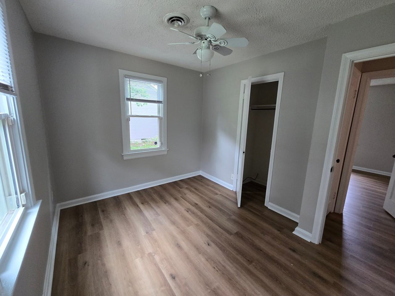 1115 Stewart Dr - Photo 3 of 13