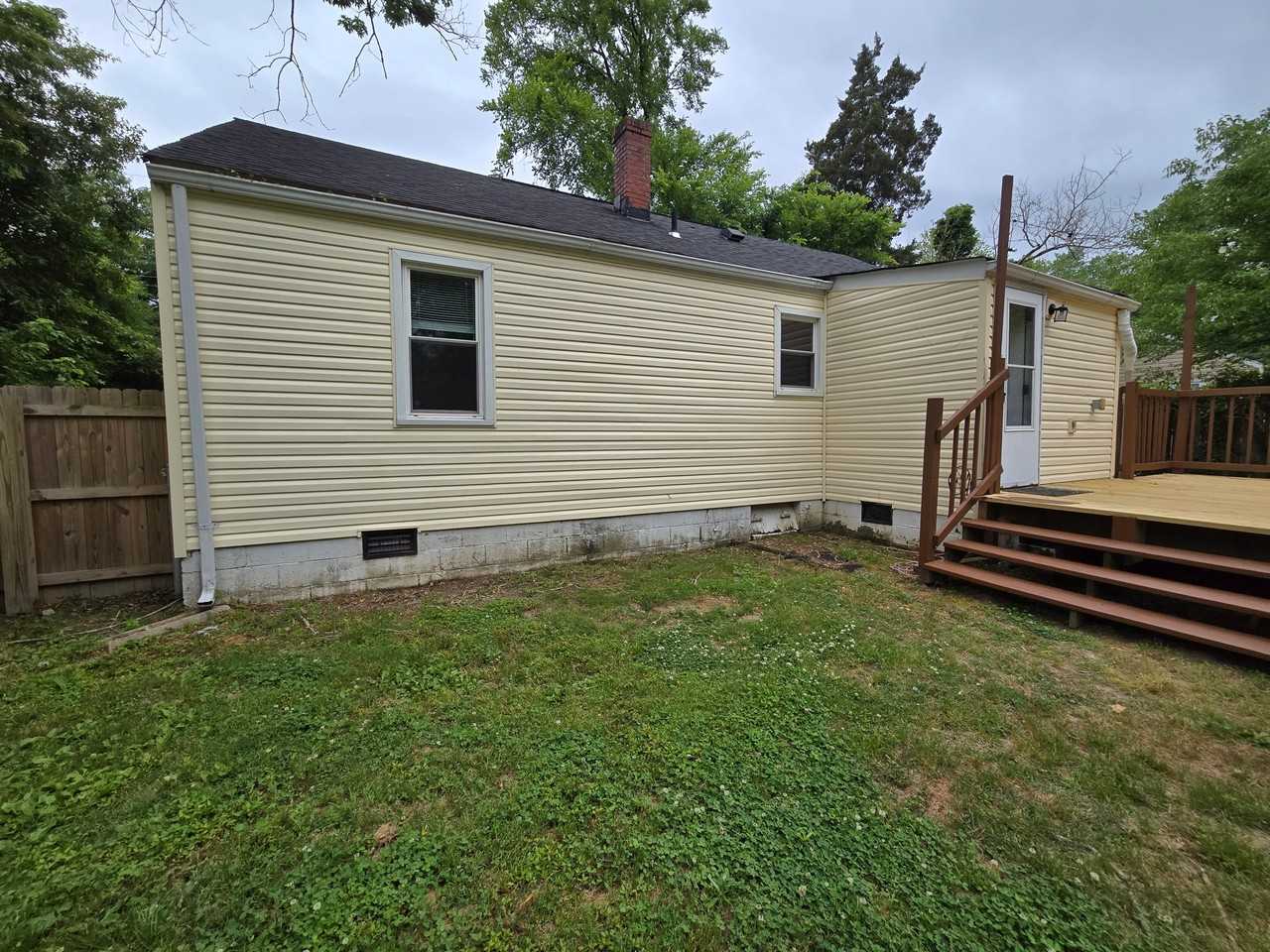 1115 Stewart Dr - Photo 6 of 13