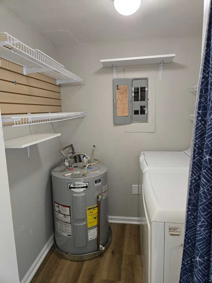 1115 Stewart Dr - Photo 4 of 28