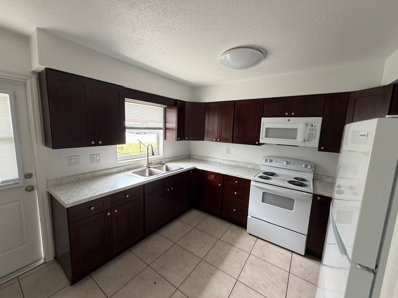 34711 East Ave Complex - Photo 3 of 9