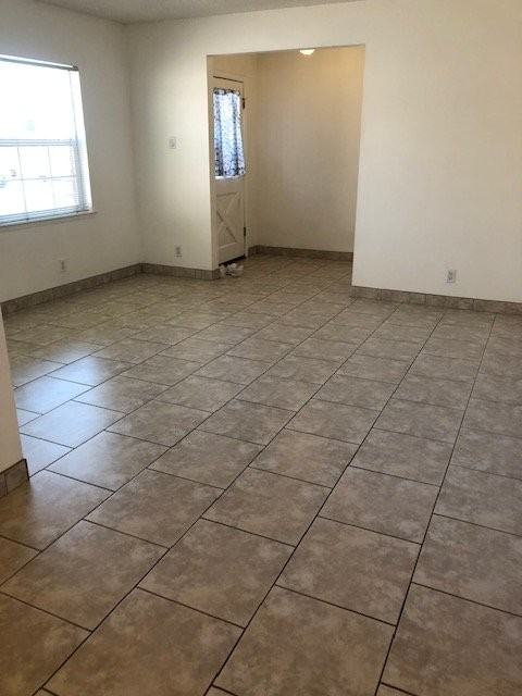 8129 Shannon St Ne - Photo 4 of 16