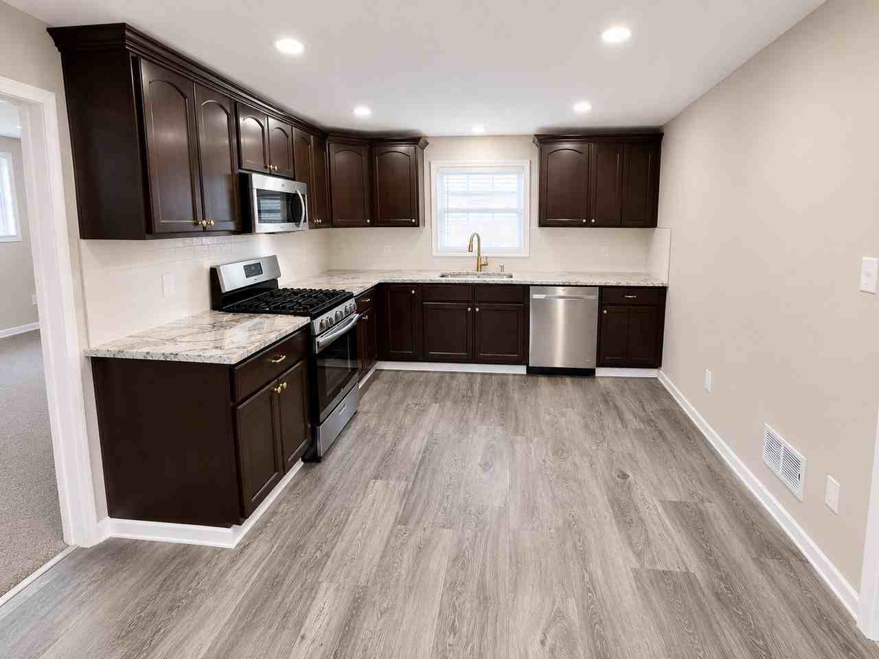 218 Cooper St - Photo 2 of 11