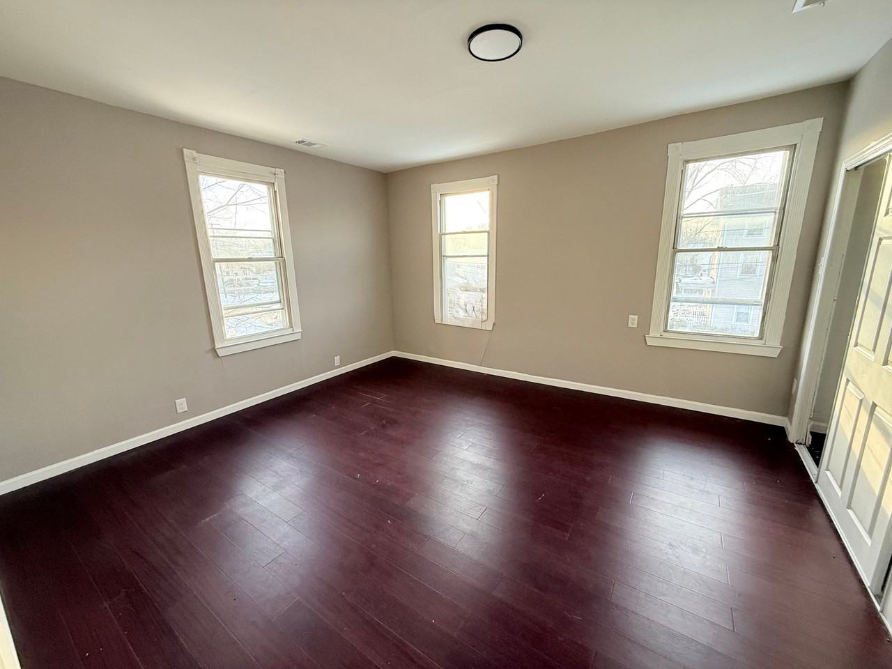 218 Cooper St - Photo 6 of 11