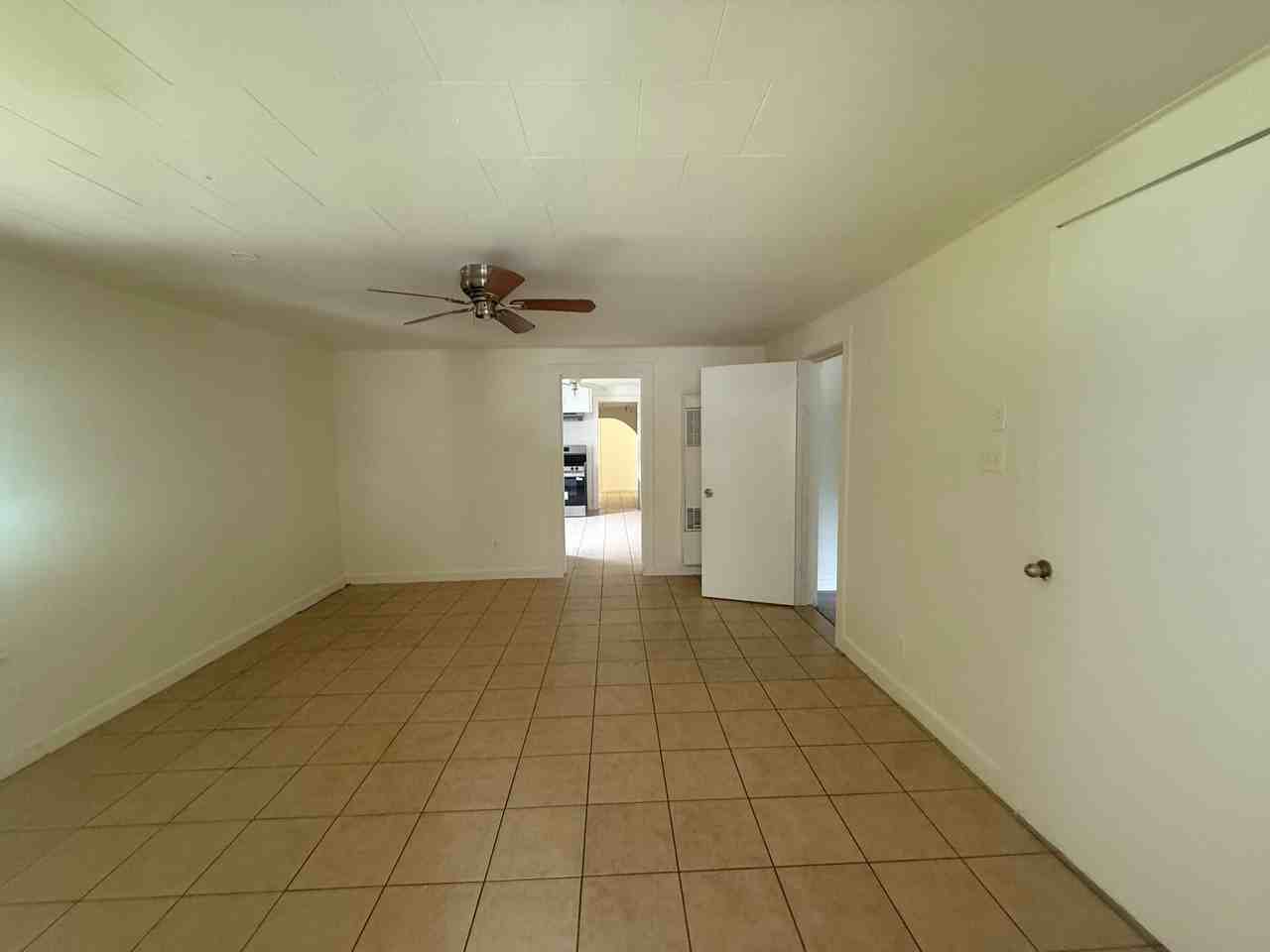 229 University Ave - Photo 2 of 21