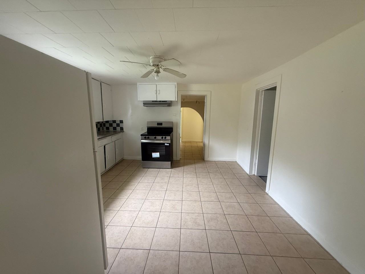 229 University Ave - Photo 4 of 21