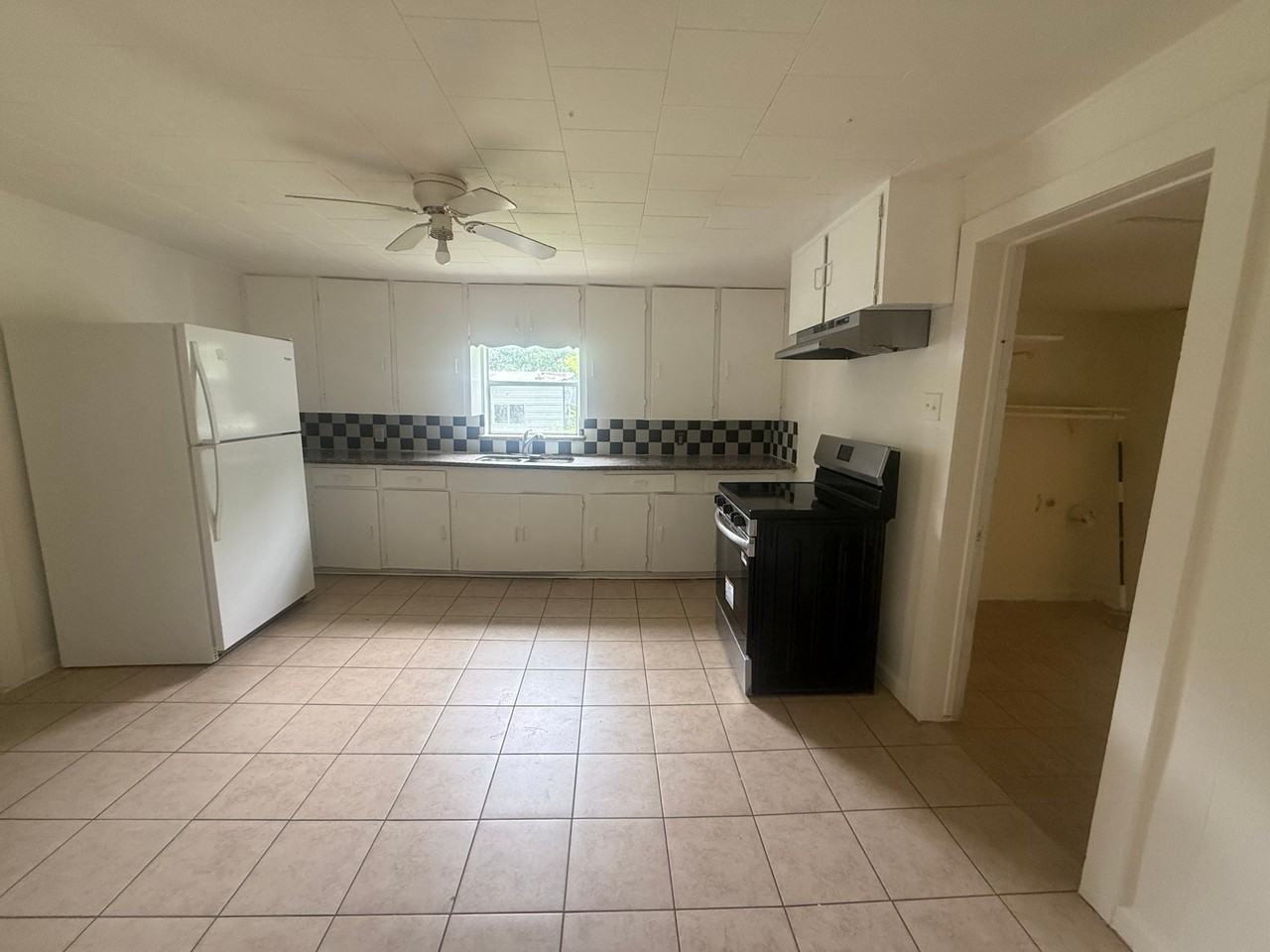 229 University Ave - Photo 6 of 21