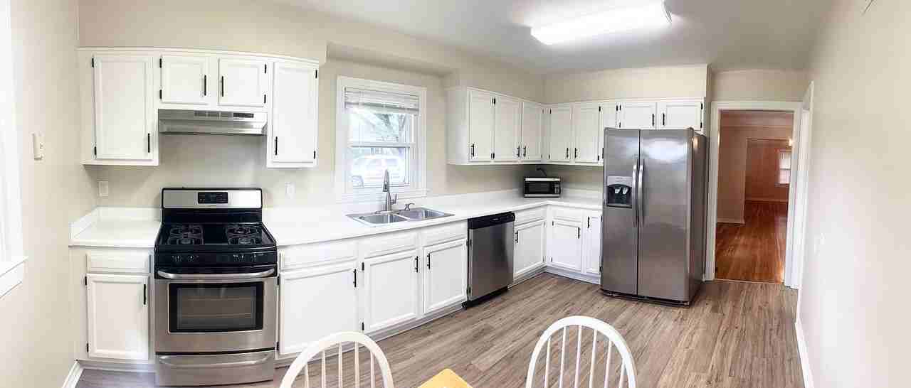 1825 Sw Wellington Ave - Photo 2 of 12