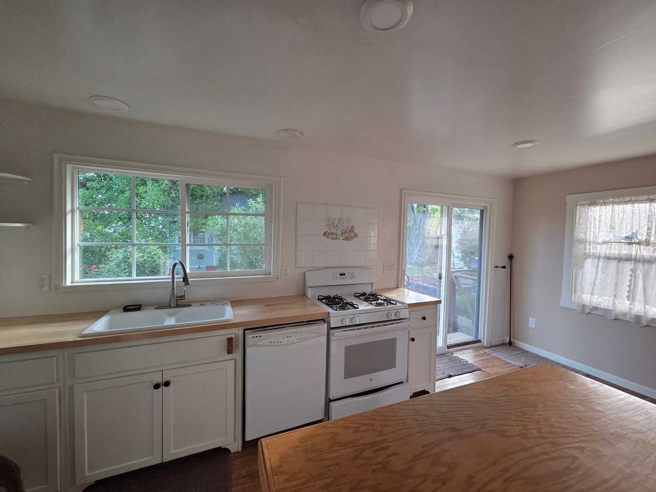 9247 Poplar St #1 - Photo 5 of 10