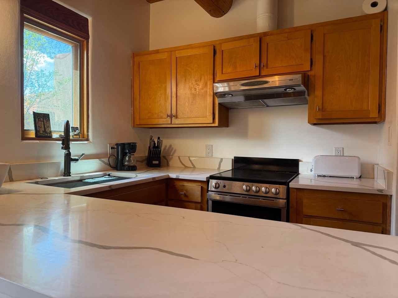 243 Closson St - Photo 5 of 16
