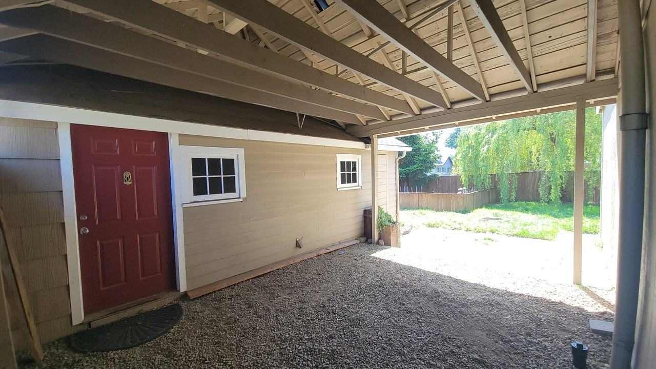 1026 Prospect St - Photo 4 of 15