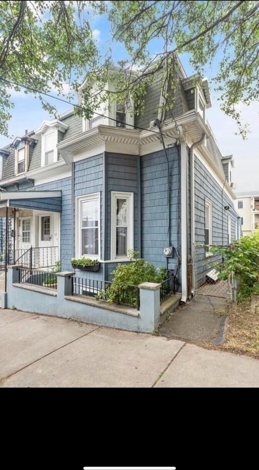 53 Franklin St - Photo 2 of 8