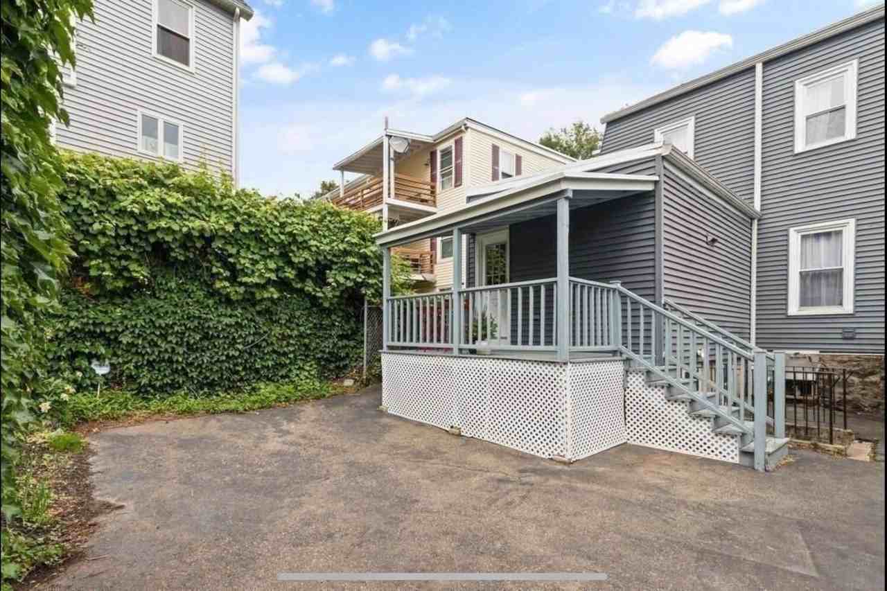 53 Franklin St - Photo 4 of 8