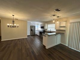 featured image of 1233 Honeytree Ln E