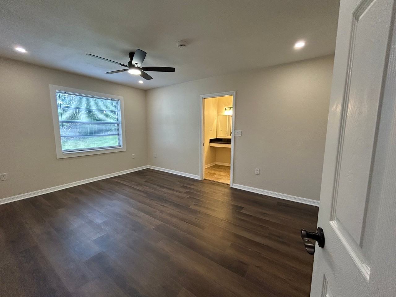 1233 Honeytree Ln E - Photo 6 of 12