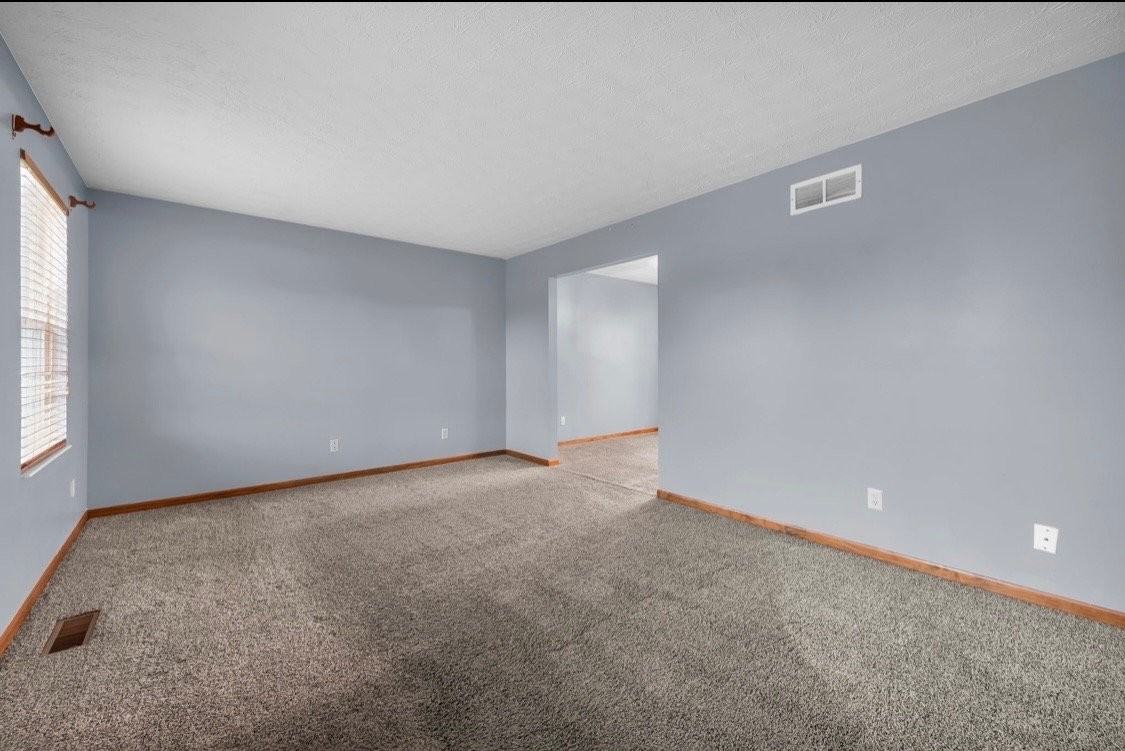 4335 Shandon Dr - Photo 6 of 35