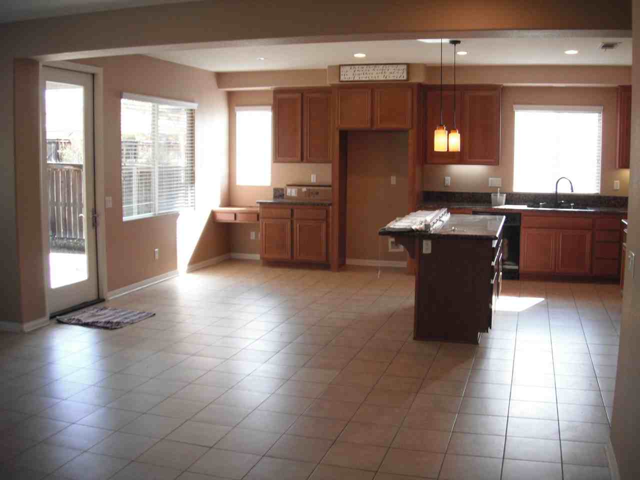 31612 Whitecrown Dr - Photo 3 of 12