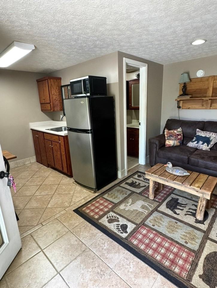 507 S Cannon Blvd #B2 - Photo 3 of 9