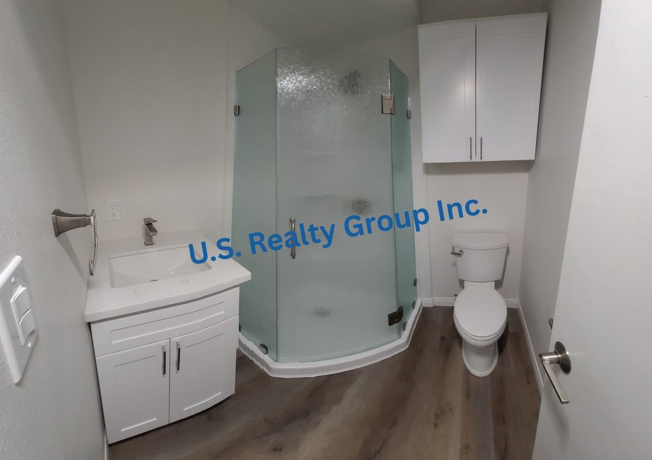 740 N St Andrews Pl #6 - Photo 4 of 4