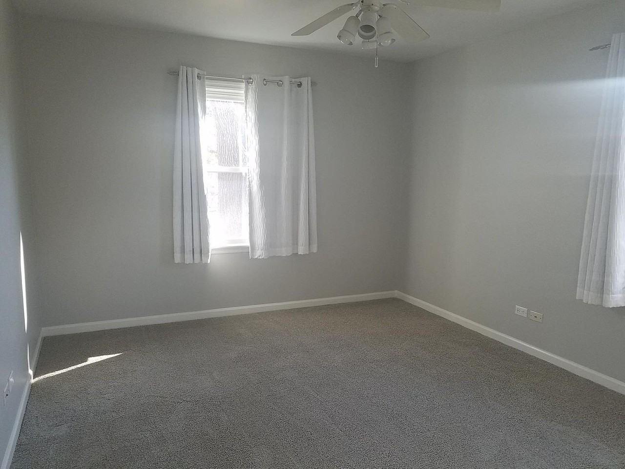 418 E High St - Photo 2 of 5
