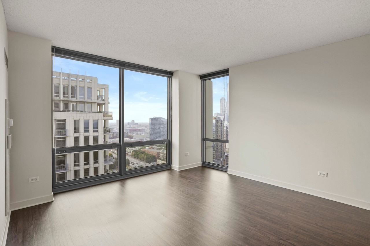 1253 S Michigan Ave - Photo 7 of 15