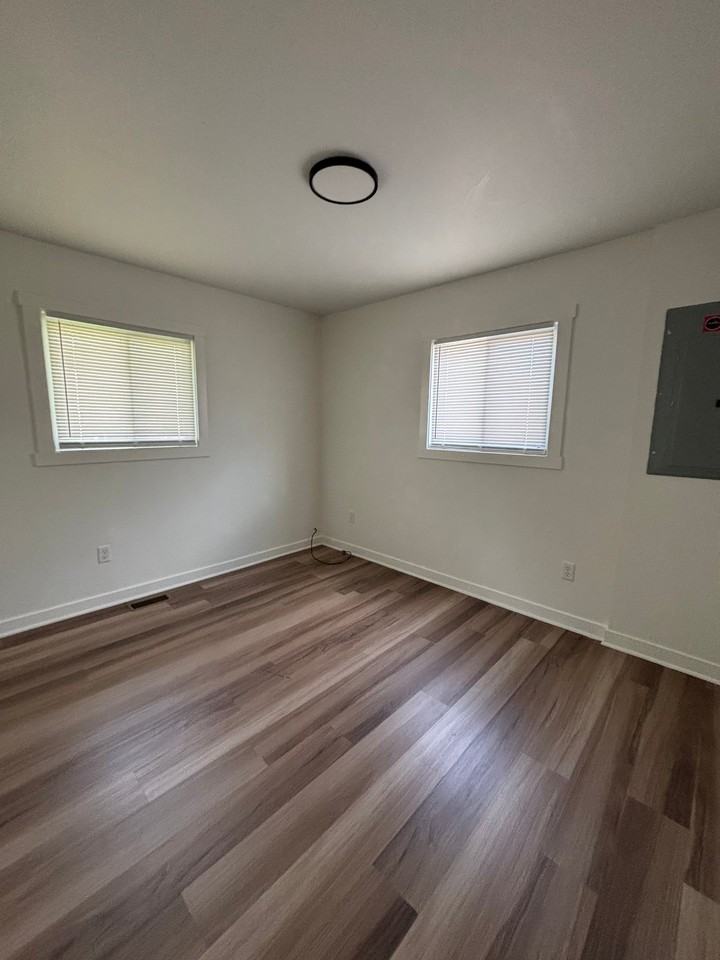 1759 Monterey Ct - Photo 5 of 20