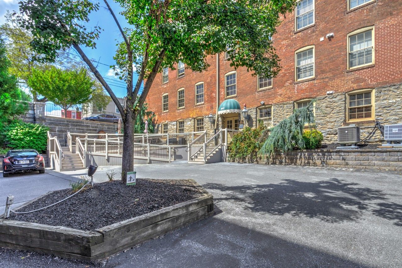 247 N Shippen St #410 - Photo 3 of 16