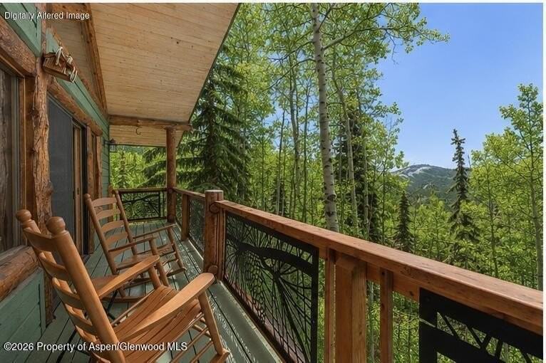 818 Faraway Rd - Photo 4 of 35