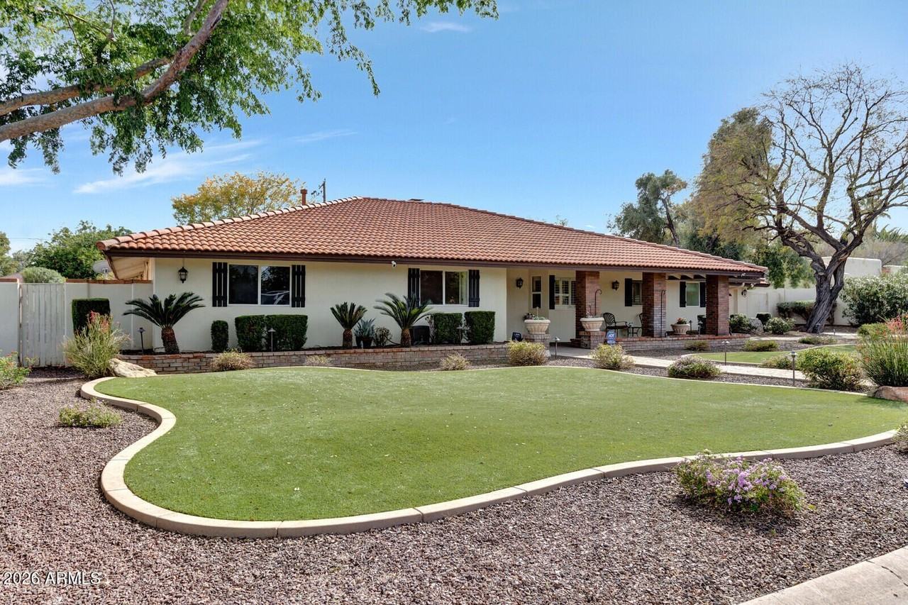 6821 E Vista Dr - Photo 3 of 50