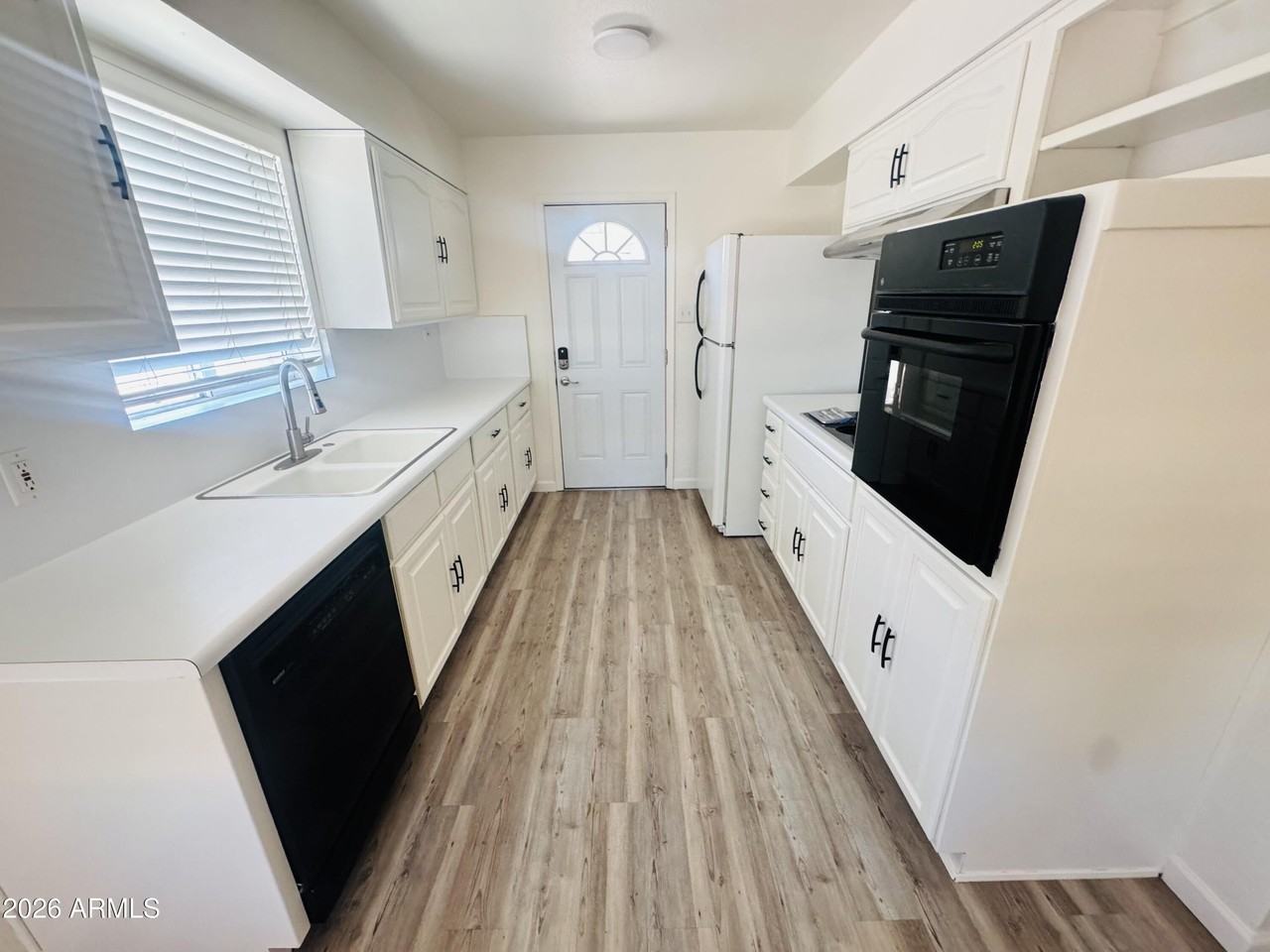 6420 E Windsor Ave - Photo 2 of 32