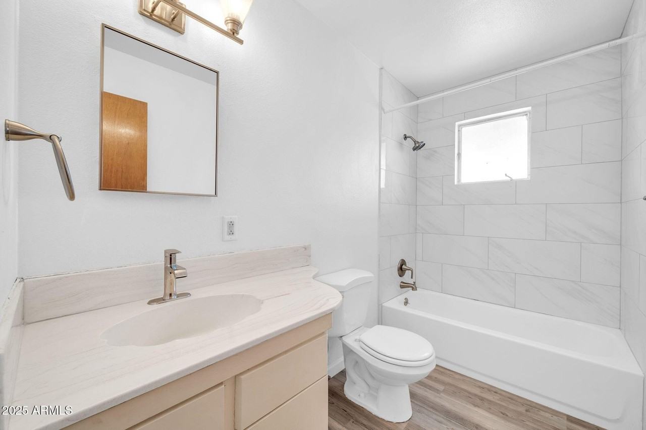 6420 E Windsor Ave - Photo 5 of 32