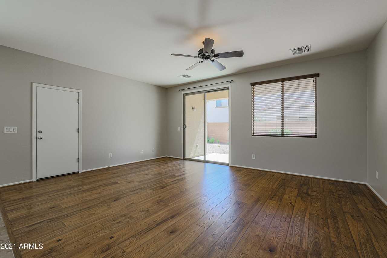 3551 E Tulsa St - Photo 4 of 37