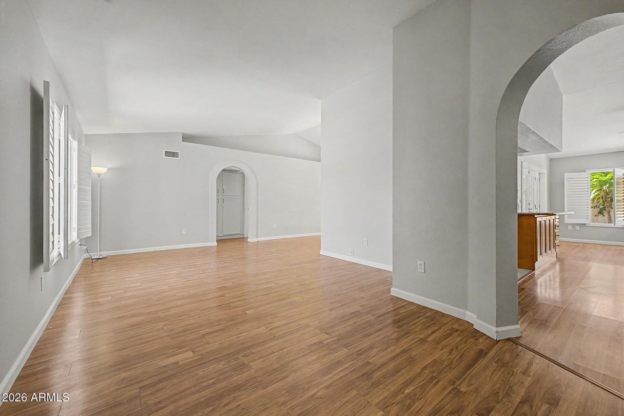 5731 E Marilyn Rd - Photo 3 of 30