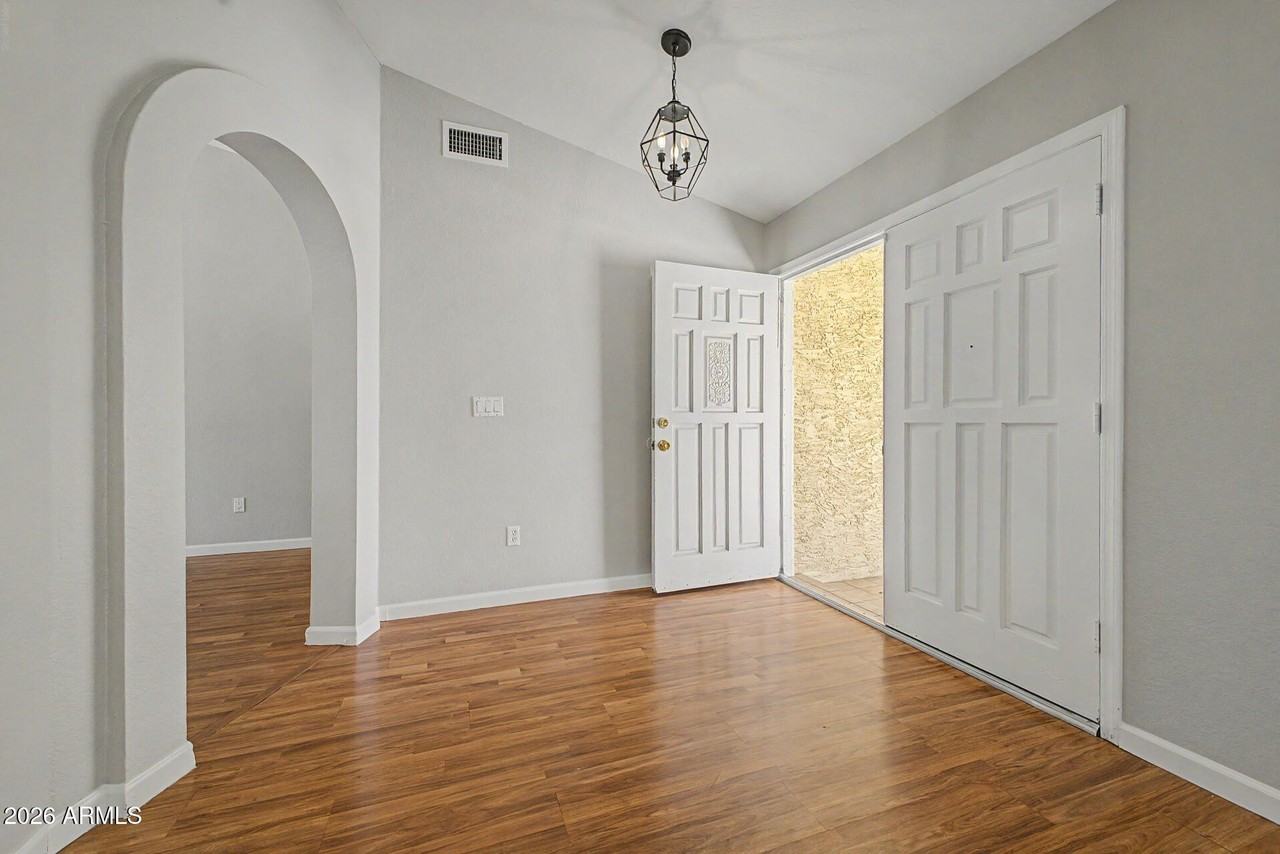 5731 E Marilyn Rd - Photo 4 of 30