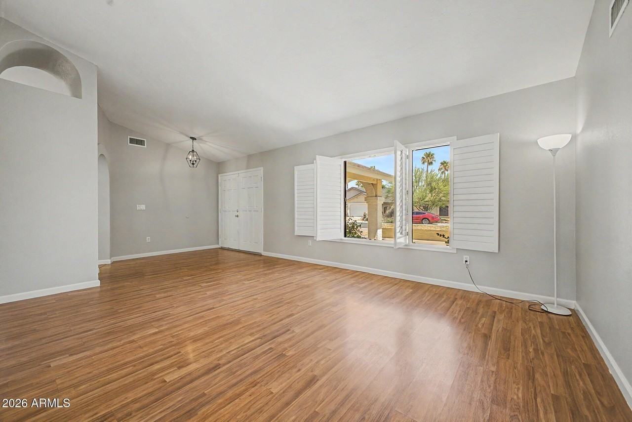 5731 E Marilyn Rd - Photo 5 of 30