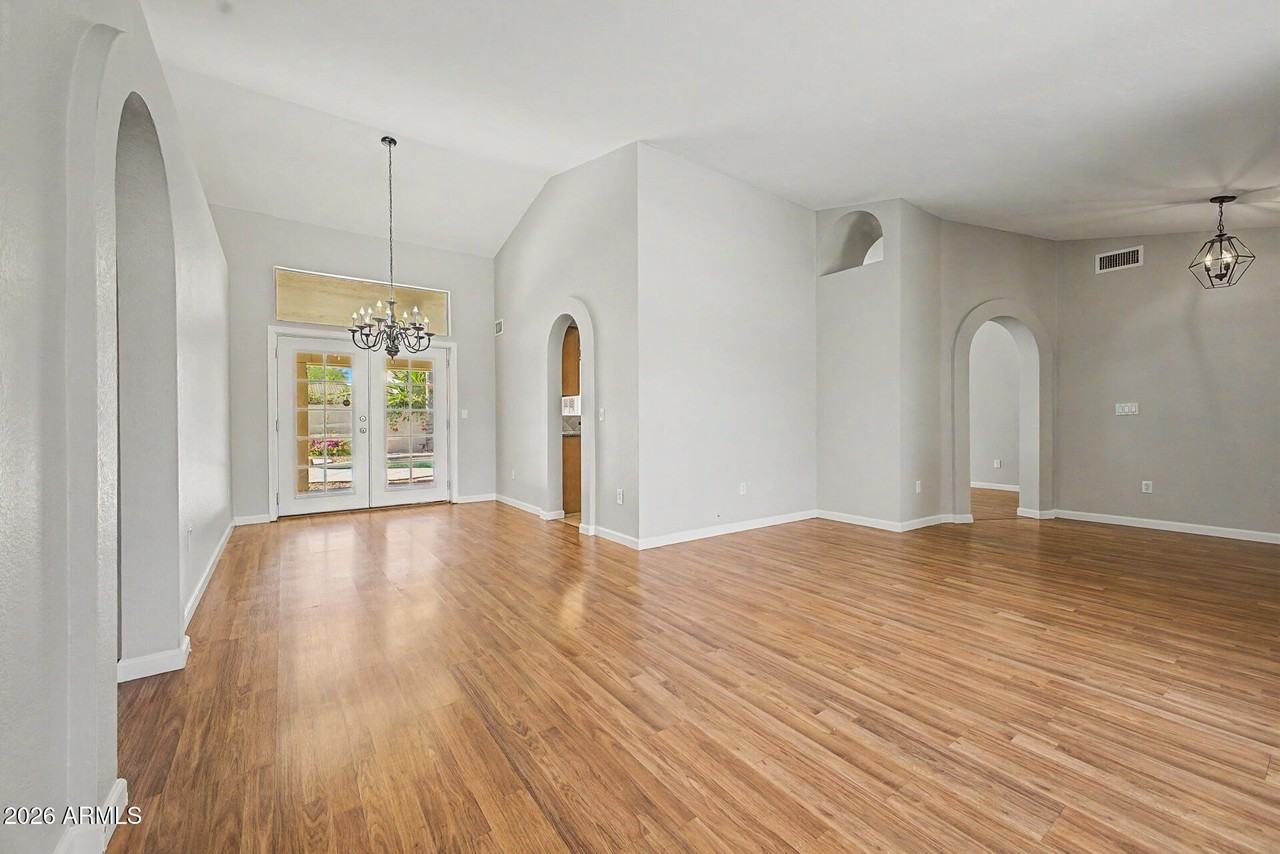 5731 E Marilyn Rd - Photo 6 of 30