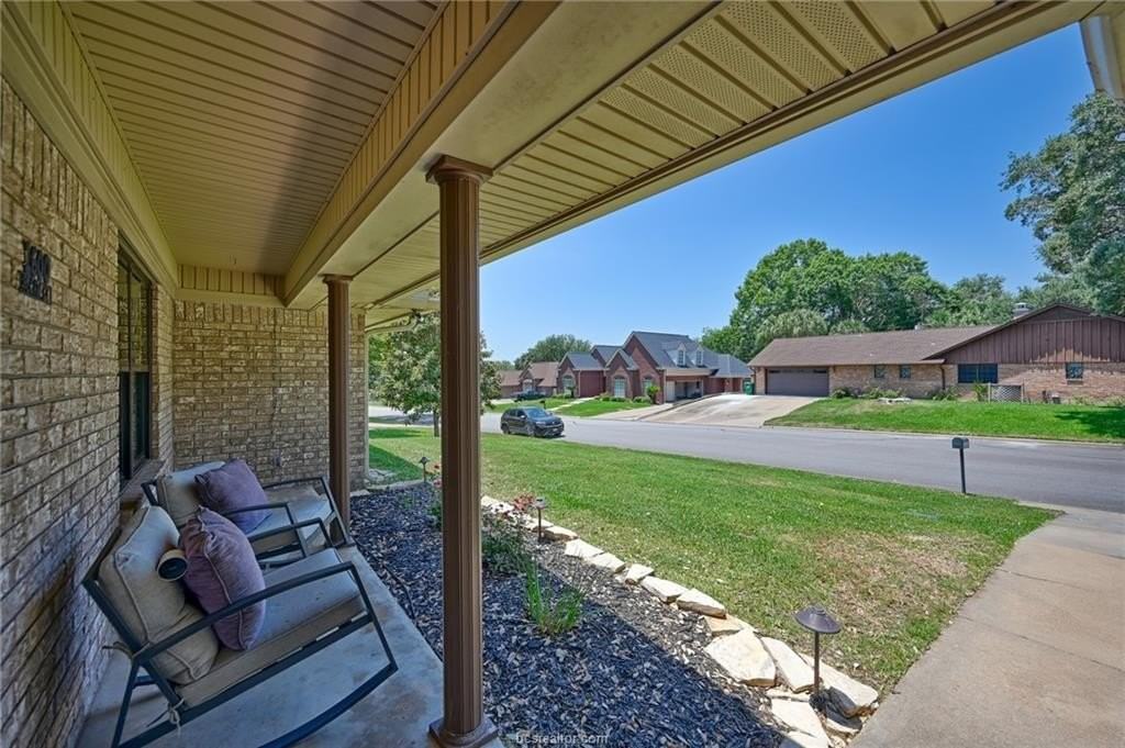 1600 Pecan St - Photo 4 of 40