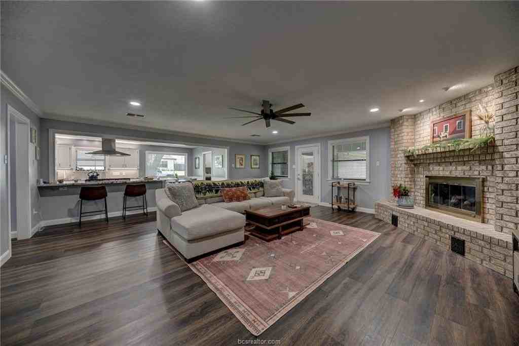 1600 Pecan St - Photo 6 of 40