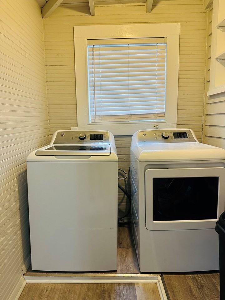 109 Comer St - Photo 6 of 9